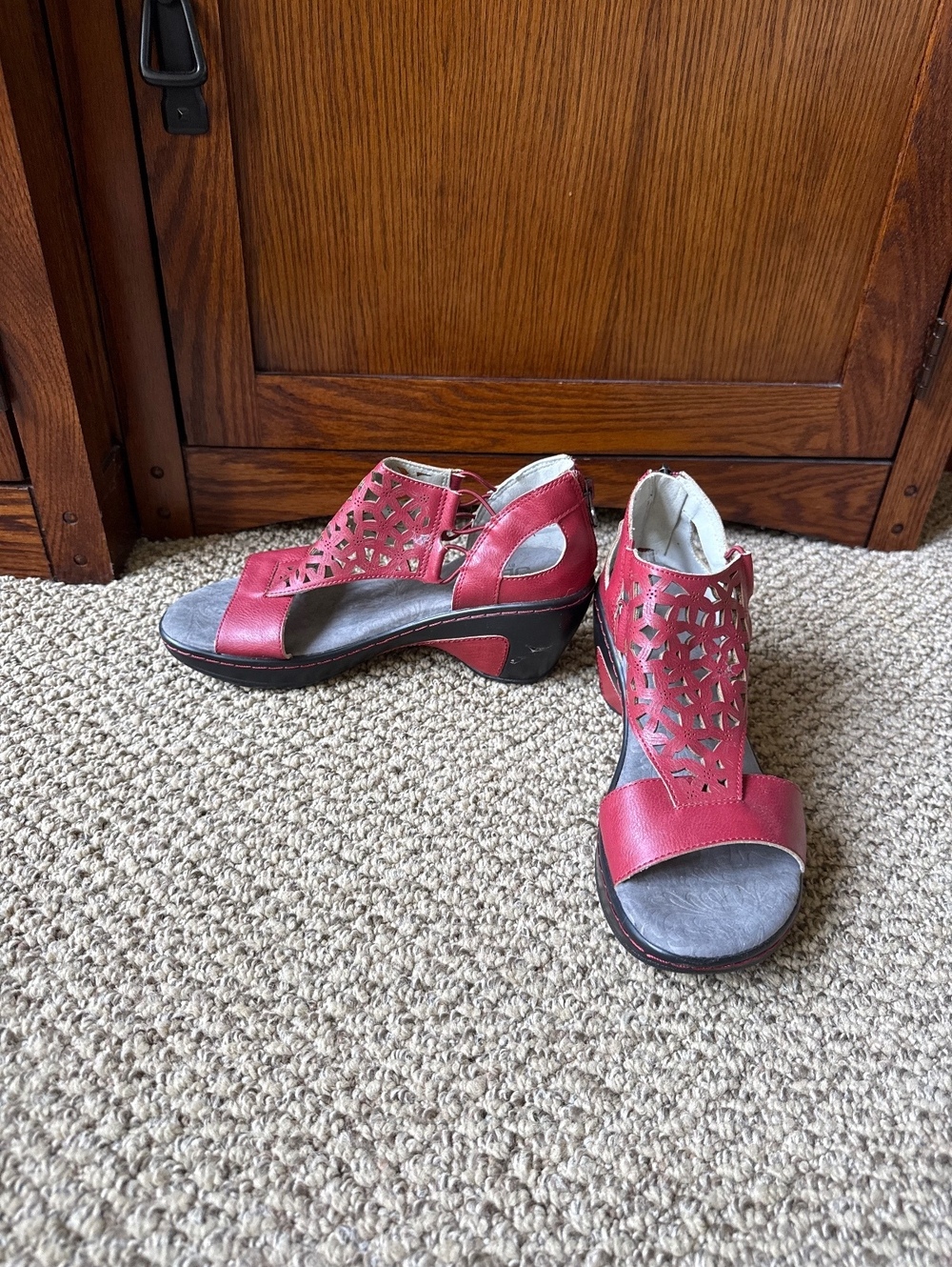 Vintage Style JBU Burgundy Cutout Floral Comfort Wedge Heels